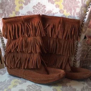 Minnetonka Fringe boots!